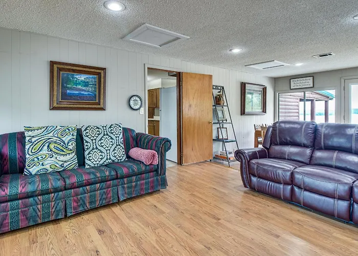 Boating & Fishing Basecamp! Lake Norfork Views