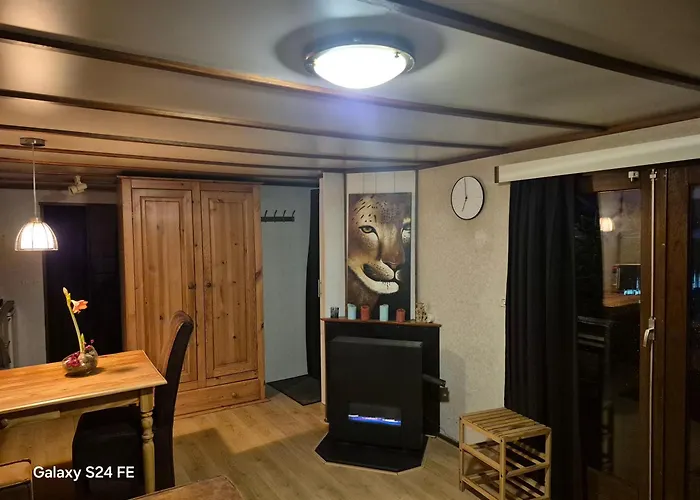 Chalet te huur op Camping de Kleine Wielen te Leeuwarden