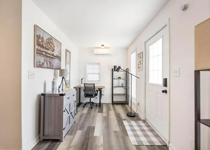 1Br Home Fenced Yard Workspace Pet Playground