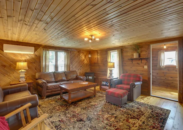 Black Hills Basecamp: Sturgis Home W/ Yard!