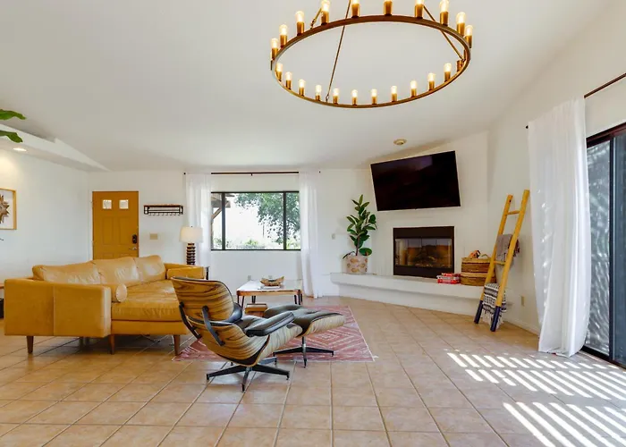 Home W/ Outdoor Oasis & Views In Borrego Springs!