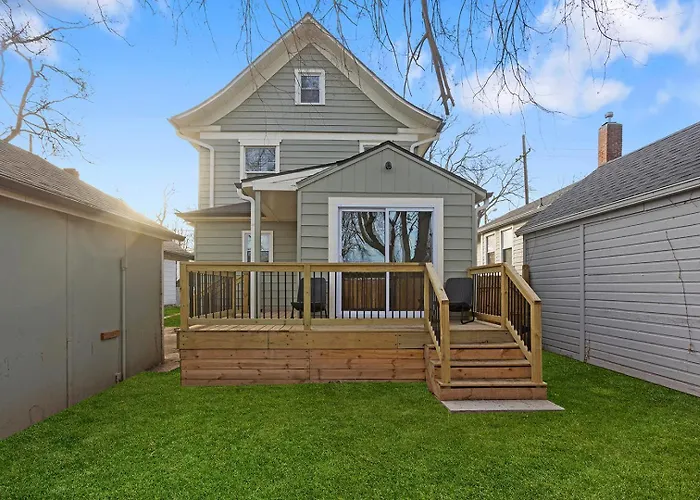 Beautiful 5 Bedroom Home 75