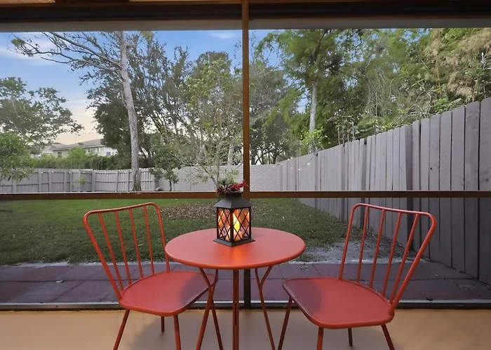 Villa 10 Mins To Wef - Fenced Yard - Pet Friendly