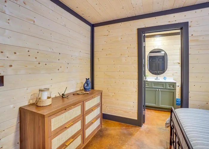 Family & Pet Friendly! Murray Cabin W/ Lake Access