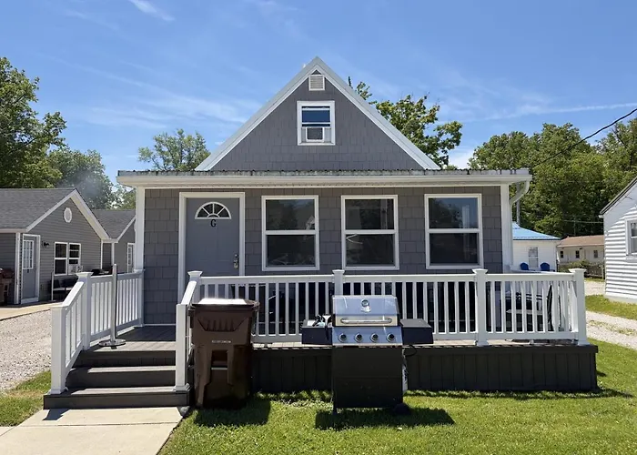 Walk To Lake Park And Strip Pet Friendly