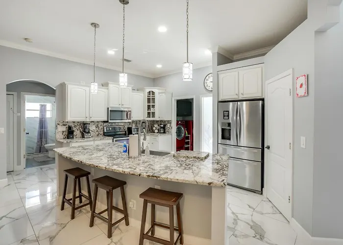 Games, Outdoor Kitchen: Port St Lucie Family Home