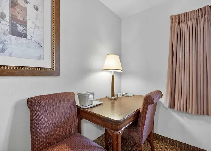Eagle Motel Suite 117