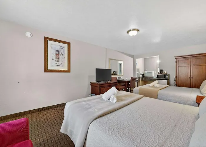Eagle Motel Suite 118