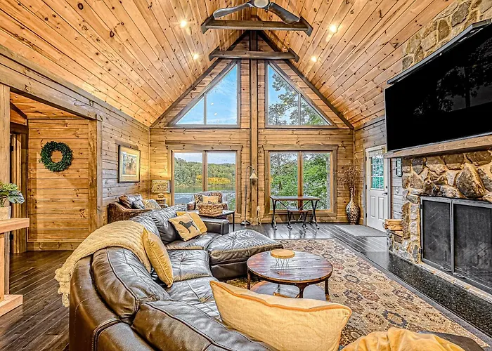 Cabin On The Cove - Luxe Lakefront Pet Friendly Cabin On 5 Acres With Huge Dock
