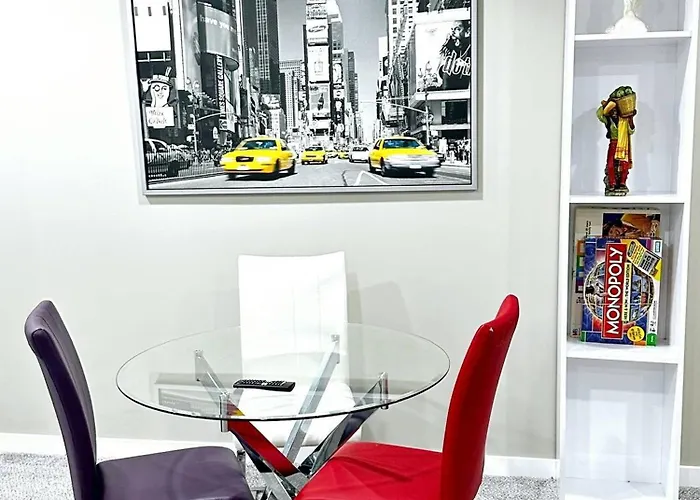 Private, Cozy, Luxury, Spacious One Bedroom Suite