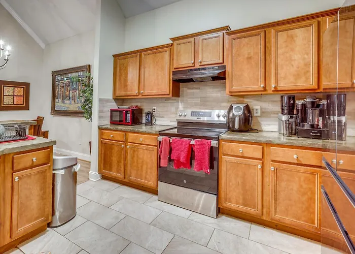 Walk To Shops & Dining! Quiet Fultondale Home