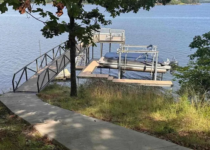 Impeccable Lakefront Luxury With Heated Pool, Hot Tub, Private Dock, Game Room, Firepit & Sun Set In Amazing Location
