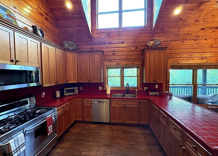 Rustic Log Cabin With Hot Tub & Wraparound Porch In Mount Airy, North Carolina