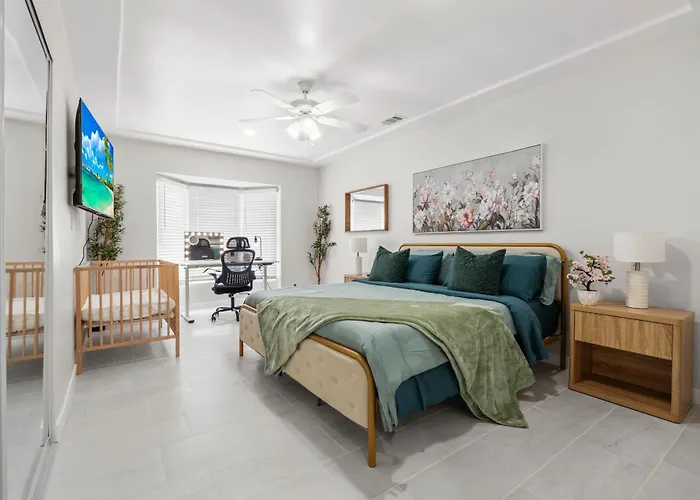 Entire Private House Ranch-Style W Gated Yard, Parking, 4 Bedroom 3 Bathrooms, Available Now