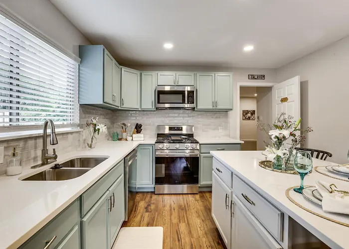 Private Yard W/ Grill & Fire Pit! Mansfield Escape
