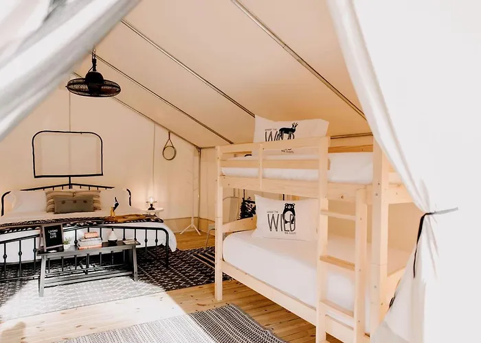 Luxury Glamping By Lake Blackshear: Cozy Safari Tent In Cordele, Georgia