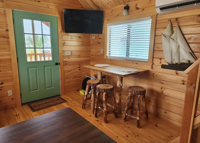 Cabin 3 Waterfront With Free Ramp Access And Fishing Piers