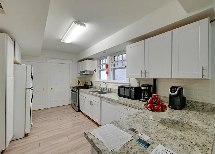 Ventnor City Getaway W/ Yard: 2 Blocks To Beach!