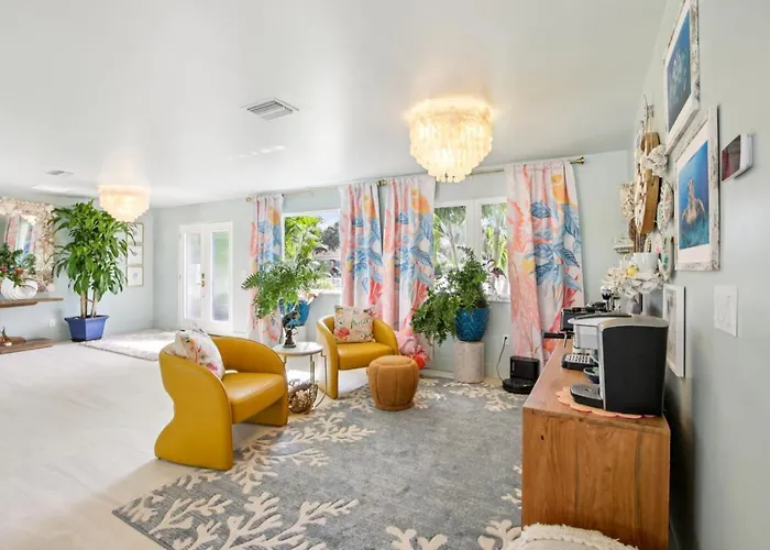 Longboat Key Waterfront - Private Heated Pool With Soaking End & Luxury Hot Tub!