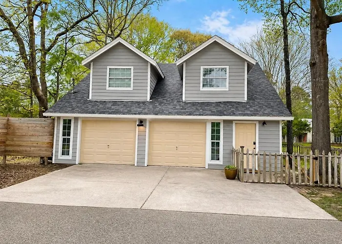 Peach Door Cottage