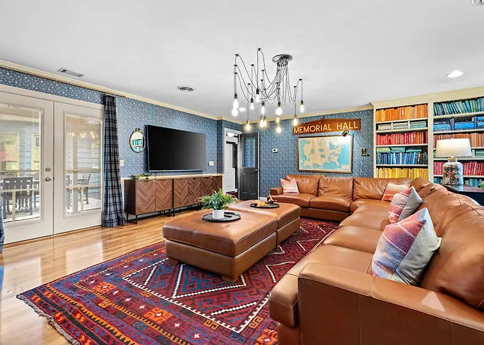 Cedar Hall - A Charming Vintage Estate