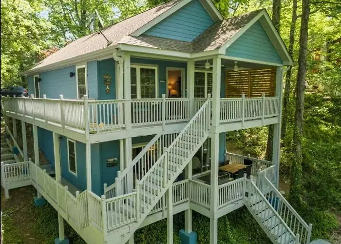 Peaceful Home In A Quiet Cove