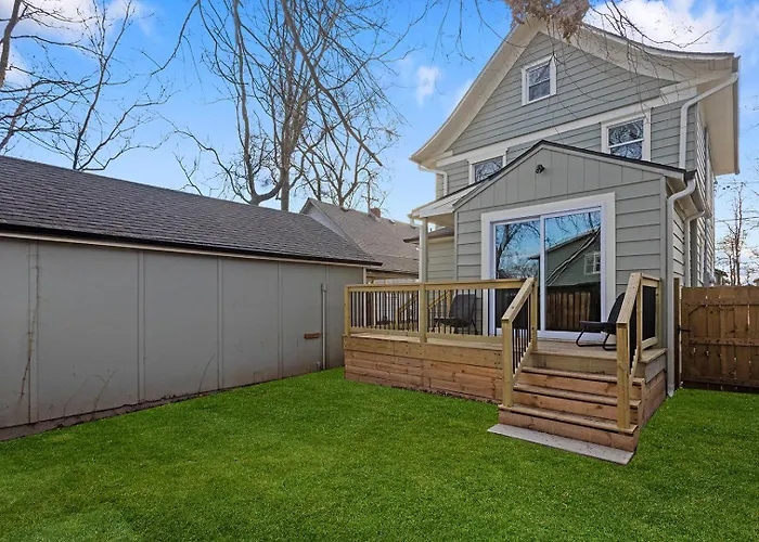 Beautiful 5 Bedroom Home 75