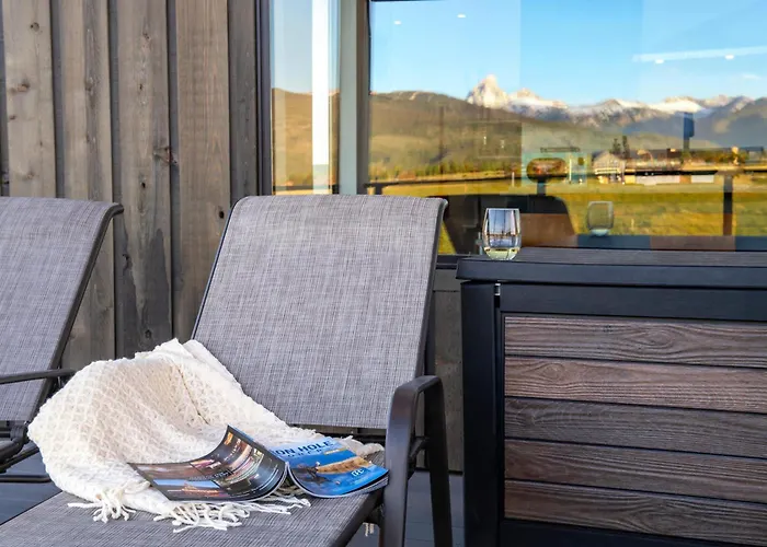 Upper-Level Living Stars Hottub Mtn Views Pets