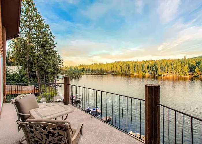 Riverfront 4Br Lodge Dock Sauna & Game Room