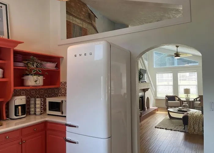 Casita Encanta-Dora, Steps To Town, Pet-Friendly