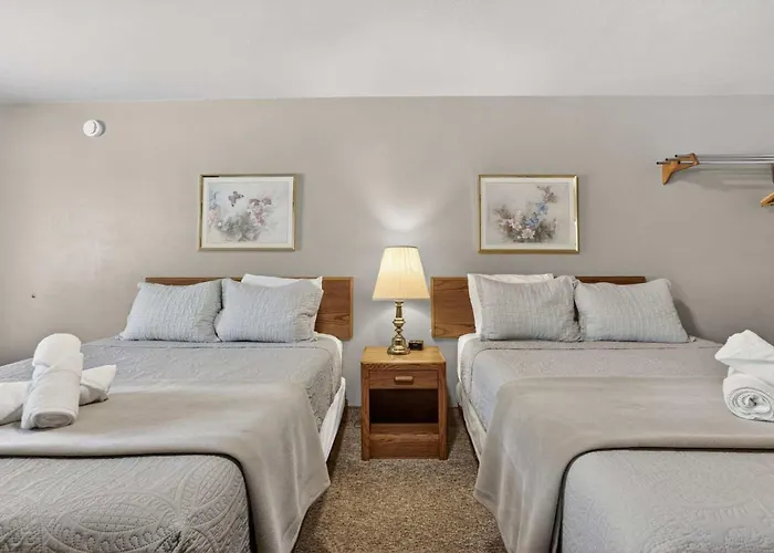Eagle Motel Suite 110