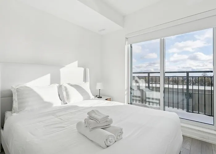 Home Richmond Hill 2 Bed 2 Bath Parking