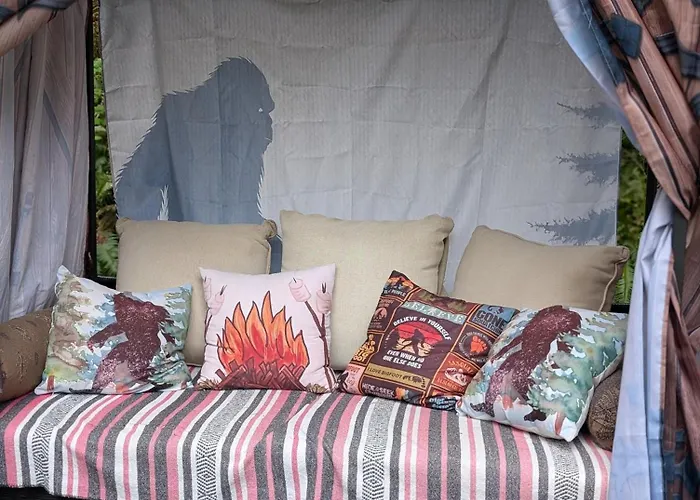 Magnolia Cottage Bigfoot Hideaway
