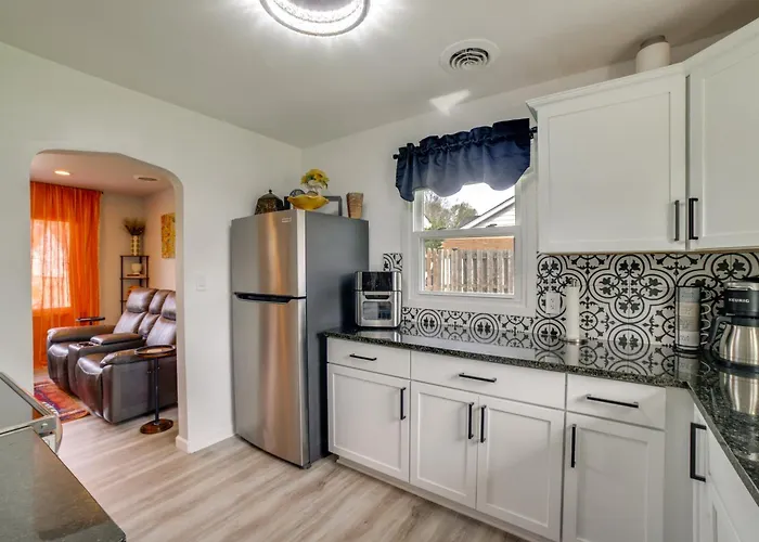 Pet Friendly W/ Yard! Modern La Porte Home By Dtwn