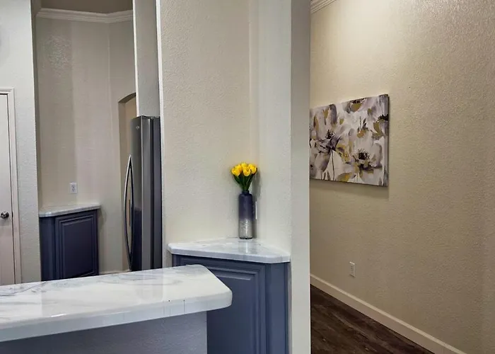 Staymansfield! Modern 3 Bedroom Home For Stay!