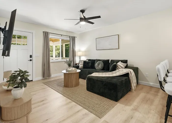 The Willow House Cozy Retreat Near Lake Lanier