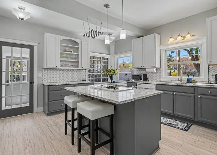 Hilltop Lakeview Retreat, An Elevated Experience!