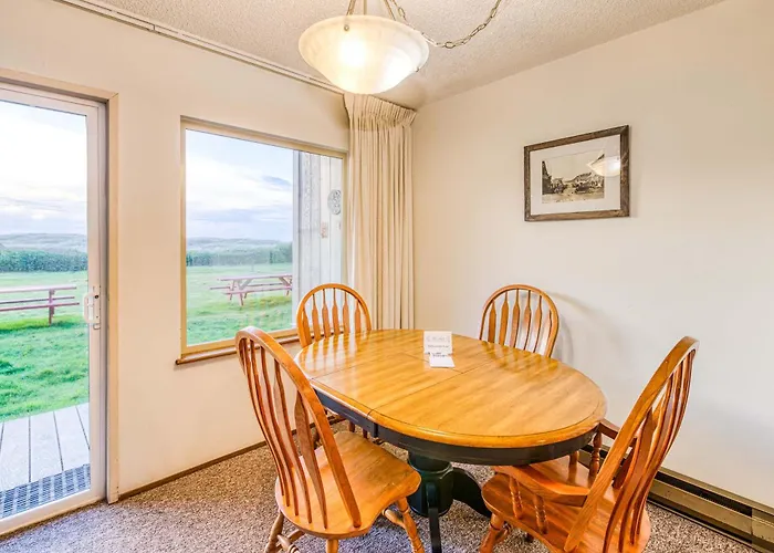 Hi-Tide Resort King Bed Dogs Ok Unit 01