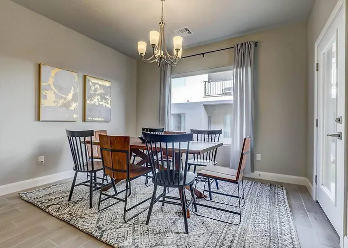 Zion Village Vacation Home, Pickleball, Basketball, Heated Pool