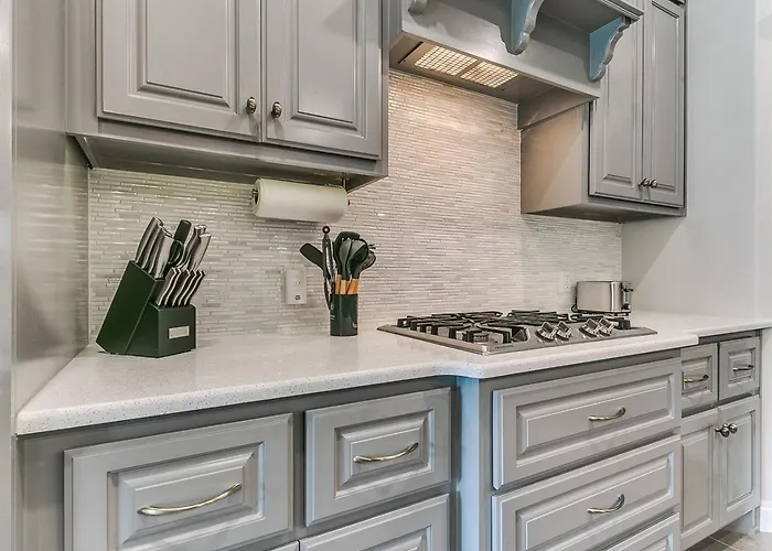 Exquisite Escape In Moore!