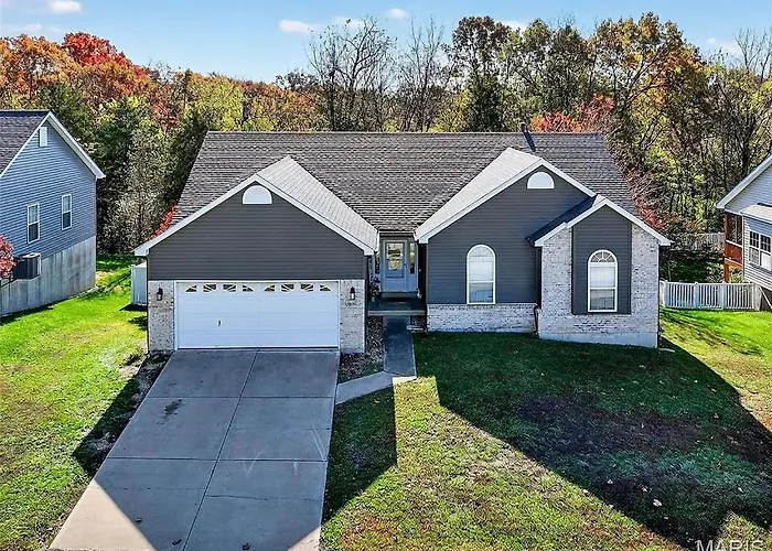 Autumn Retreat 5 Bedroom Home With A Pool