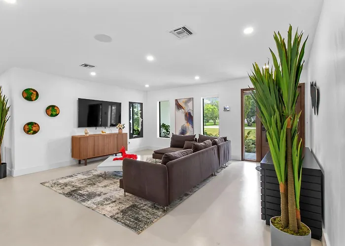 Platinum Villa W Karaoke, Pickleball, Bkb & Soccer
