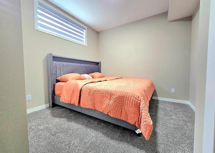 Private, Cozy, Luxury, Spacious One Bedroom Suite