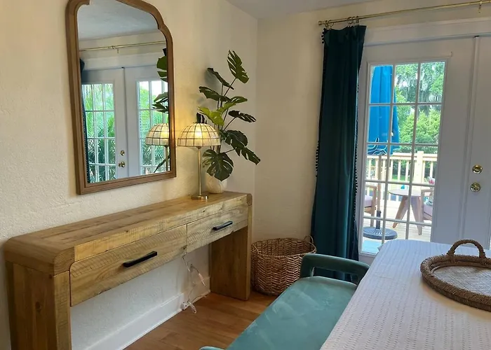 Casita Encanta-Dora, Steps To Town, Pet-Friendly