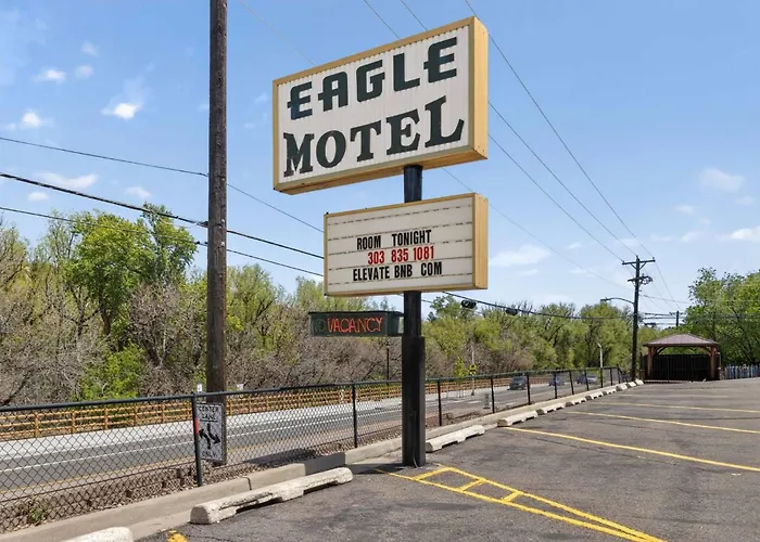 Eagle Motel Suite 118
