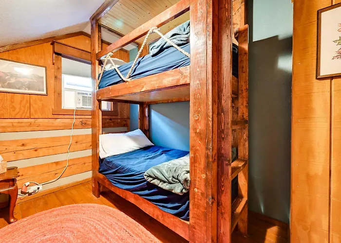 Unique Mammoth Cave Cabin W/ Teepee & Hot Tub!
