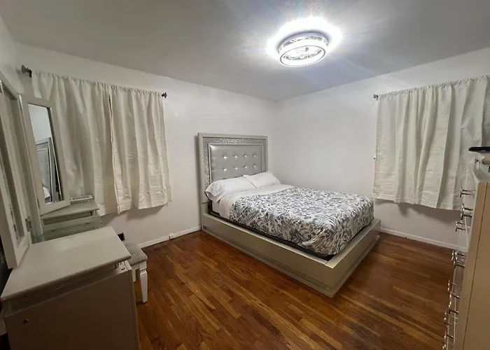 Your Cozy 5Br Family Home