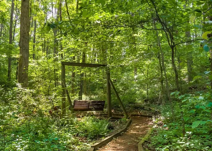Secluded Cozy Wooden Cabin In Fort Payne, Alabama