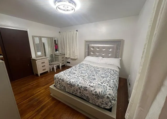 Your Cozy 5Br Family Home