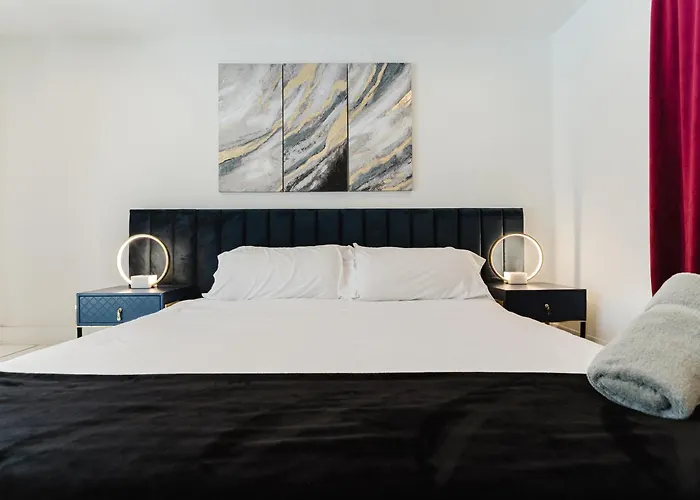 Villa Velvet - Heated Pool & Minutes To Beaches
